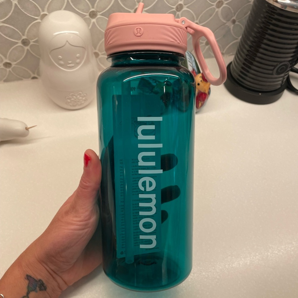 NWOT Lululemon Back to Life Water Bottle Teal and Pink 32oz